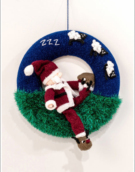Knitting Pattern Christmas Sleepy Santa Wreath King Cole Glitz DK  - 9147