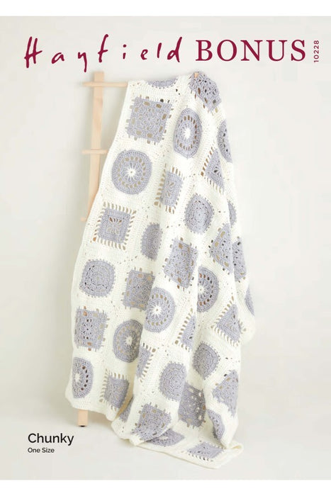Crochet Pattern Noughts & Crosses Blanket in hayfield Bonus Chunky 10228